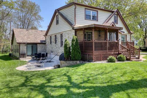 5518 S 110th St, Hales Corners, WI, 53130-1837 | Card Image