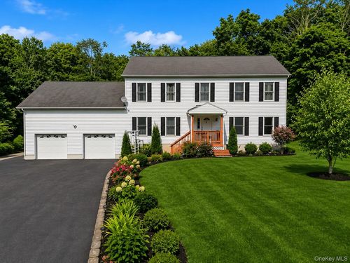 74 Losee Rd, Wappingers Falls, NY, 12590-4421 | Card Image