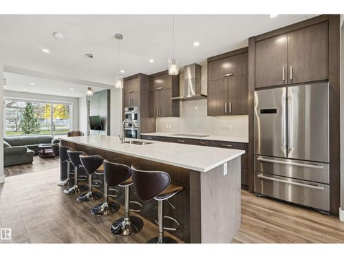 8724 116 St Nw, Edmonton, AB, T6G1P7 | Card Image