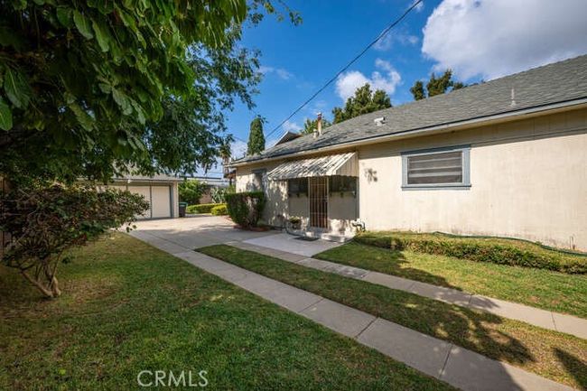 Large side yard | Image 36