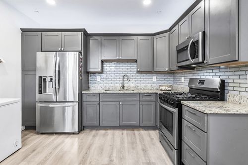 apt-3-2-202 Broadway, Lawrence, MA, 01840-1389 | Card Image