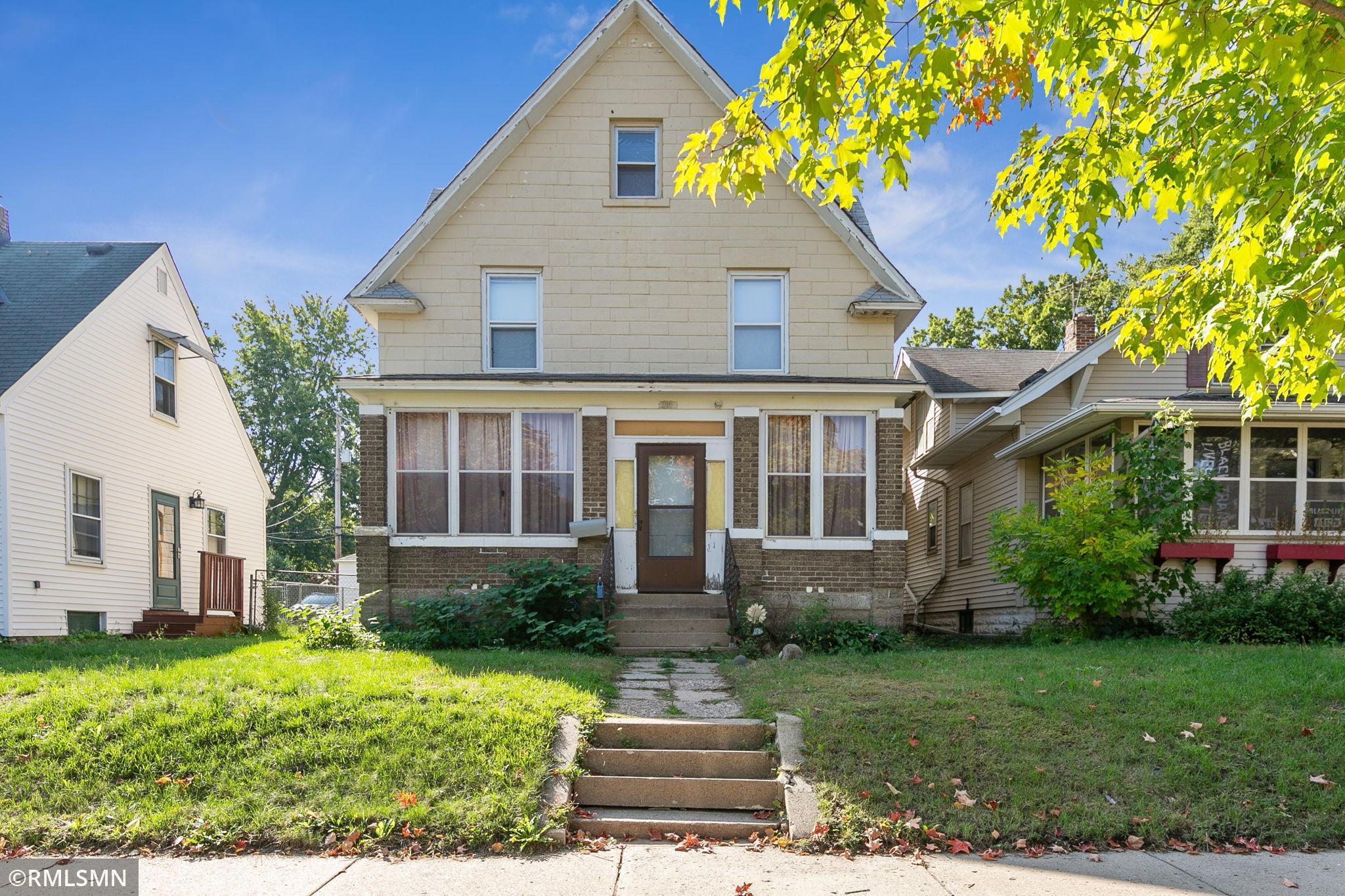 Rose Ave, Saint Paul, MN 55117