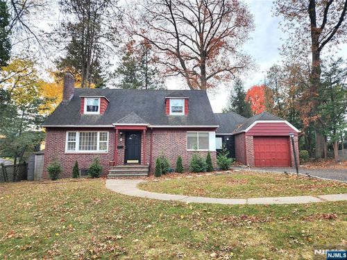 16 Burlington Rd, Tenafly, NJ, 07670-2502 | Card Image