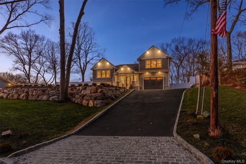 5 Poplar Dr, Smithtown, NY, 11787-1624 | Card Image