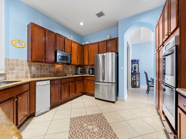 19385 Sw 79 Th Ct, House other with 5 bedrooms, 5 bathrooms and null parking in Cutler Bay FL | Image 11