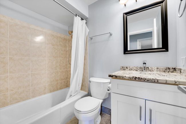 UNIT-114 - 3350 N Carriageway Dr, Condo with 2 bedrooms, 2 bathrooms and 1 parking in Arlington Heights IL | Image 20