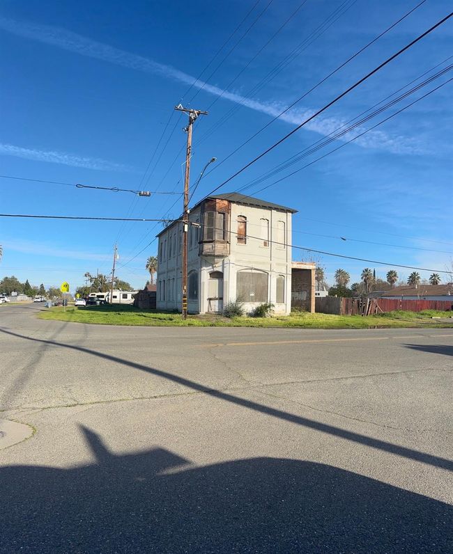 2195 California St, Home with 0 bedrooms, 0 bathrooms and 2 parking in Sutter CA | Image 12