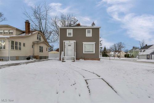 610 E 266th St, Euclid, OH, 44132-1935 | Card Image