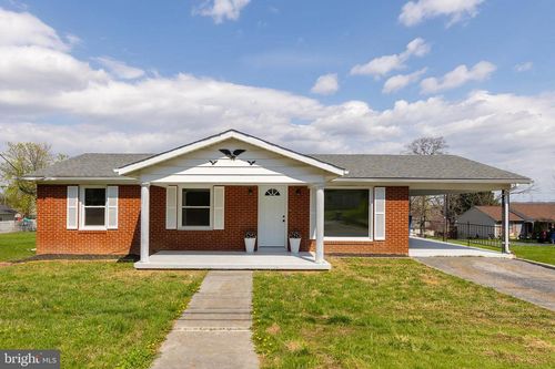 101 W 17th St, FRONT ROYAL, VA, 22630-3617 | Card Image