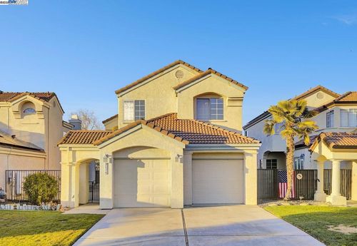 2675 Cherry Hills Dr, Discovery Bay, CA, 94505-1423 | Card Image