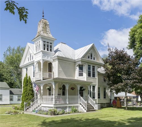 208 S Broad St, Sackets Harbor, NY, 13685-4100 | Card Image