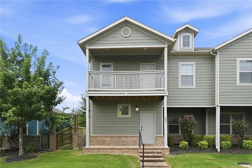 697 N Wordsworth Ln, Fayetteville, AR, 72704-5127 | Card Image
