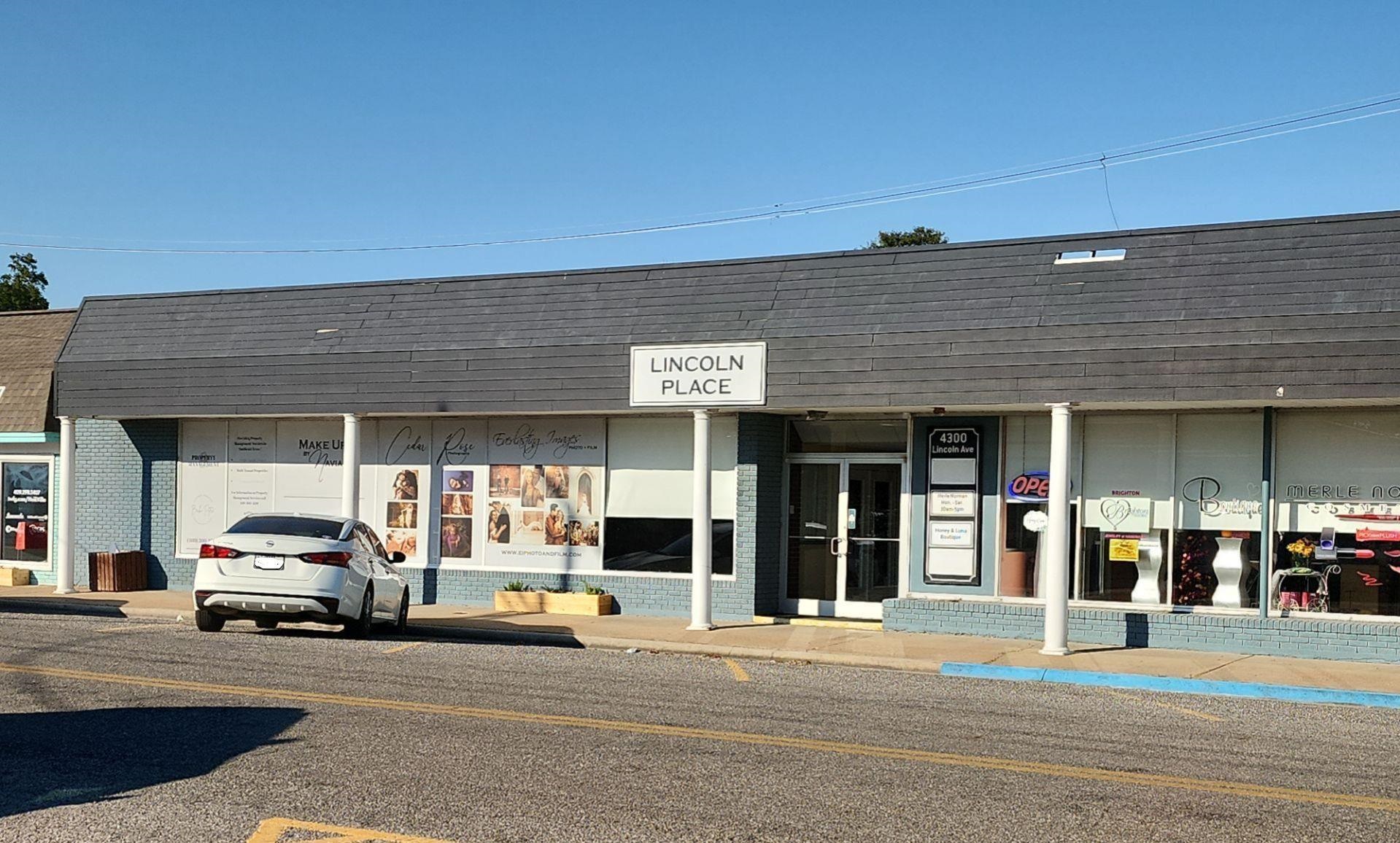 4300 Lincoln Ave, Groves, TX 77619