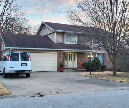 1736 Parkwood Dr, MOBERLY, MO, 65270 | Card Image