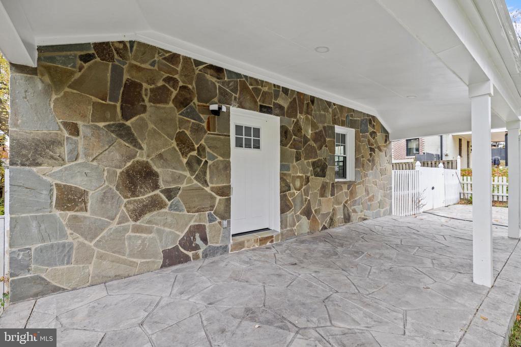 Residential in FALLS CHURCH 5