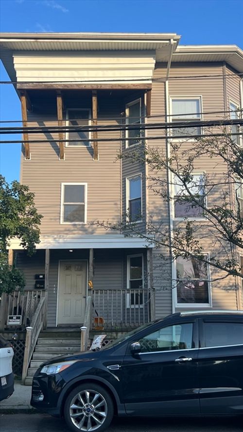 37 Mason St, Salem, MA, 01970-2290 | Card Image