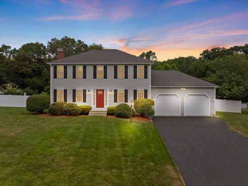 3 Maura Elizabeth Ln, Foxboro, MA, 02035-1657 | Card Image
