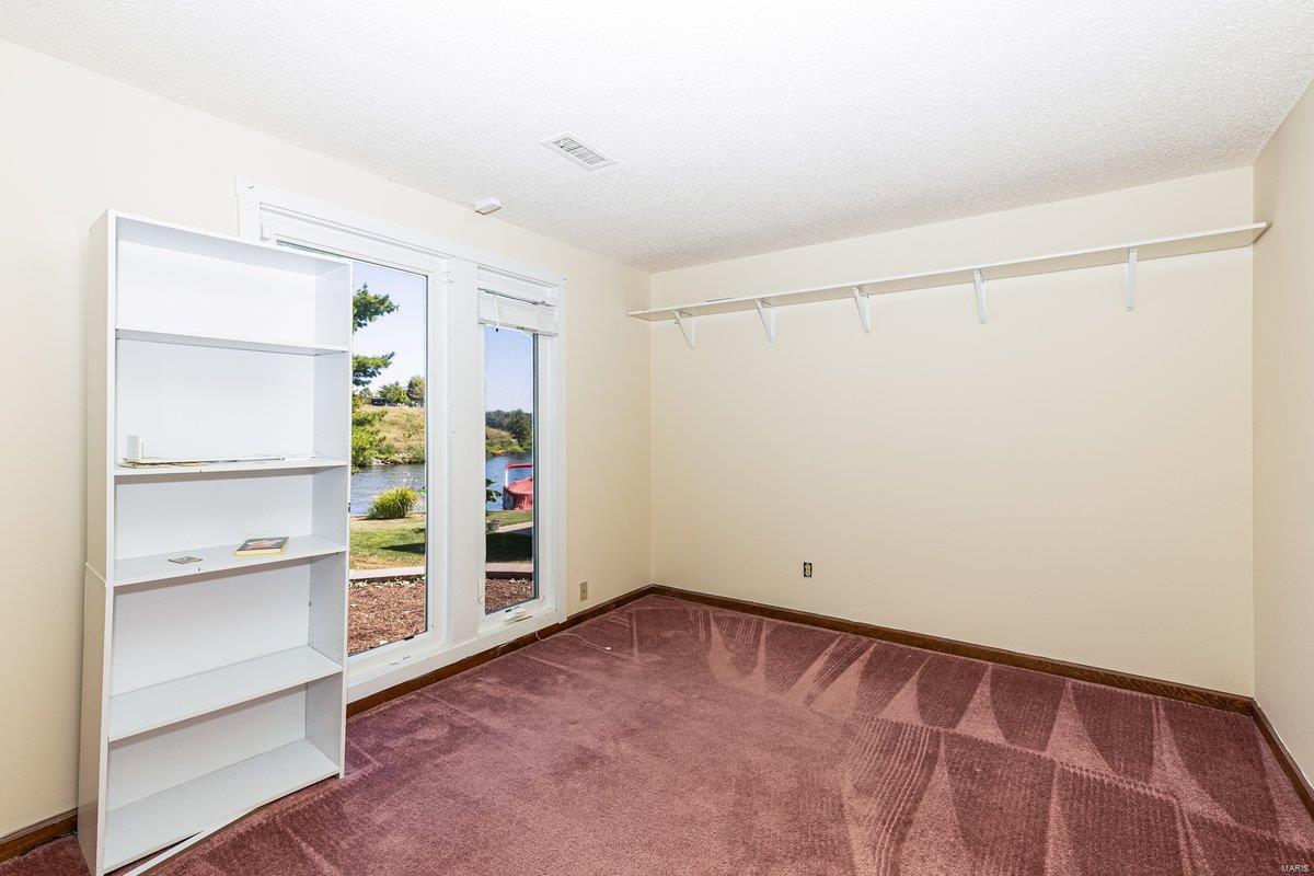 Harbor Bend Ct, Lake Saint Louis, MO 63367