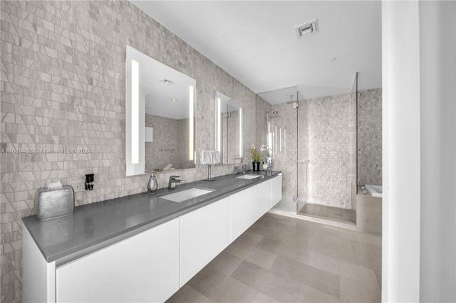 APT-3705 - 88 Sw 7 Th St, Condo with 2 bedrooms, 3 bathrooms and null parking in MIAMI FL | Image 26