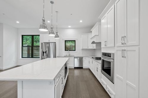10-5734 Shady Oak Rd S, Minnetonka, MN, 55343-2802 | Card Image