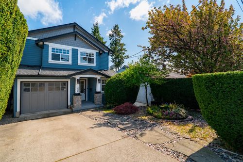 330 Richmond St, New Westminster, BC, V3L4B8 | Card Image