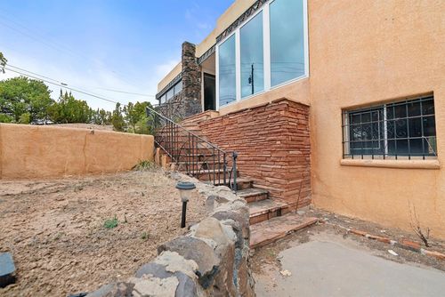 1023 Bishops Lodge Rd, Santa Fe, NM, 87501-1061 | Card Image