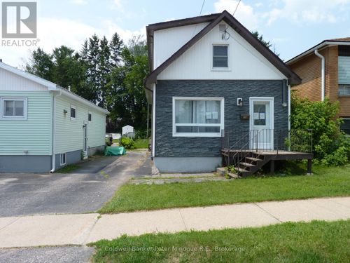 377 Duke Street W, North Bay (Central), ON, P1B6E9 | Card Image