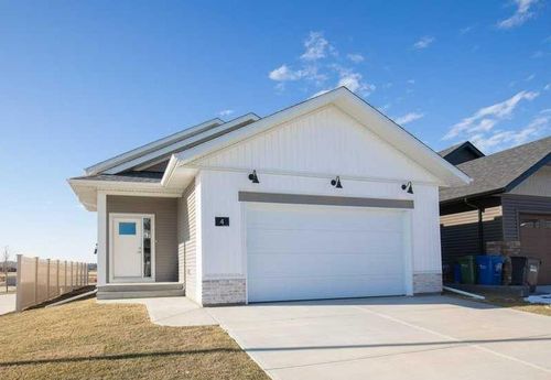 4 Emmett Cres, Red Deer, AB, T4P3G8 | Card Image