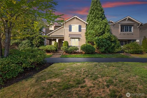 10909 243rd Ave Ne, Redmond, WA, 98053-5724 | Card Image