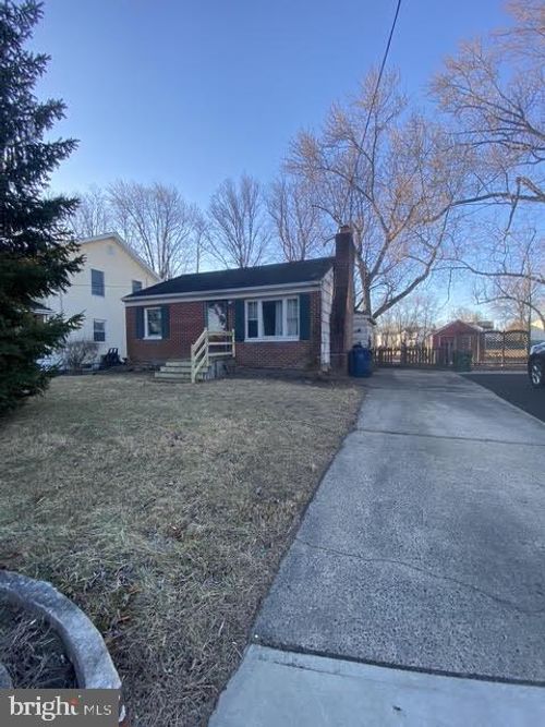 141 Lincoln Ave, Hightstown, NJ, 08520-4117 | Card Image
