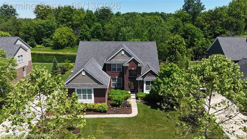 23740 Stoneleigh Dr, South Lyon, MI, 48178-1951 | Card Image