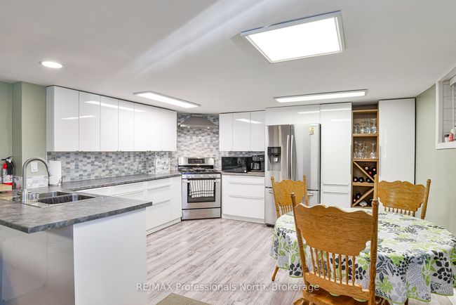 148 Park Rd, Home with 5 bedrooms, 5 bathrooms and 5 parking in Bracebridge ON | Image 5