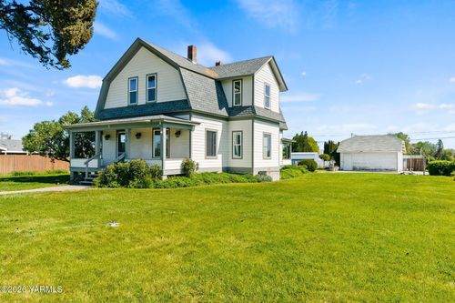 602 W Blvd N, Granger, WA, 98932 | Card Image
