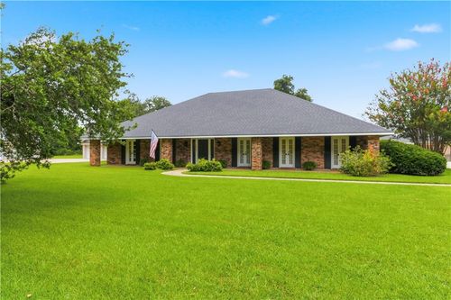 1034 Parkway Dr, Natchitoches, LA, 71457-6275 | Card Image