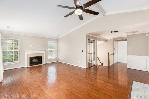 56563 Scotland Blvd, Shelby Twp, MI, 48316-5044 | Card Image