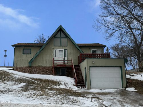 405 4th St Nw, Watford City, ND, 58854-7340 | Card Image