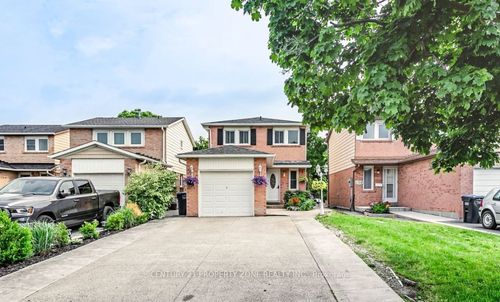 156 Martindale Cres, Brampton, ON, L6X2V2 | Card Image