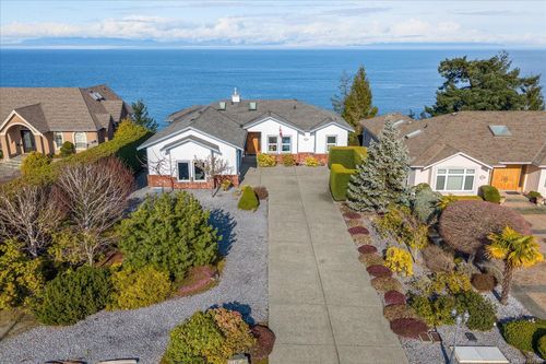 4844 Fillinger Cres, Nanaimo, BC, V9V1K1 | Card Image