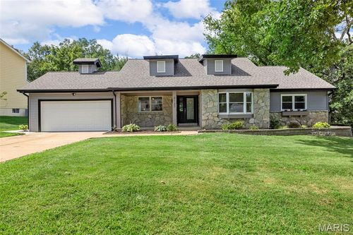2127 Park Forest Dr, Chesterfield, MO, 63017-5029 | Card Image