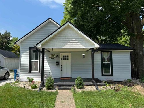 817 Pearl St, Covington, IN, 47932-1456 | Card Image