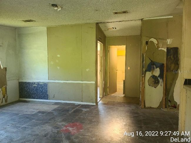 43041 Jewell Dr, House other with 3 bedrooms, 2 bathrooms and null parking in DELAND FL | Image 11