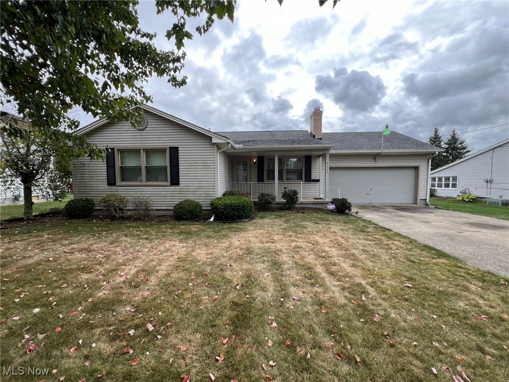 Deopham Green Dr, Youngstown, OH 44515
