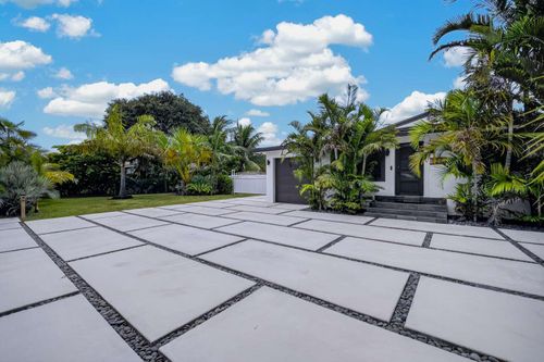 125 Ne 146th St, Miami, FL, 33161-2016 | Card Image