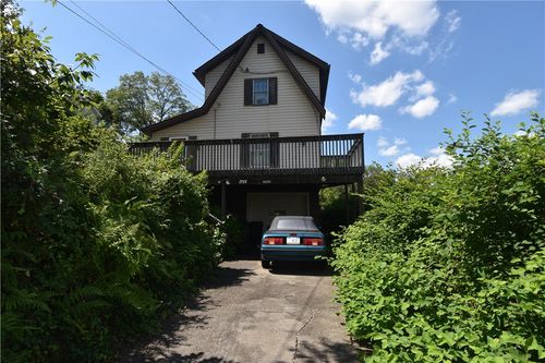1733 Sylvan Ave, Natrona Heights, PA, 15065-1646 | Card Image