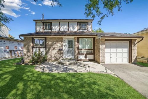 9 Inglewood St, Brantford, ON, N3P1A4 | Card Image