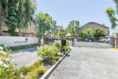 unit-b-24831 Apple St, Newhall, CA, 91321-2643 | Card Image