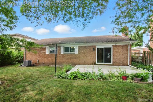 12215 Manor Dr, Southgate, MI, 48195-2320 | Card Image