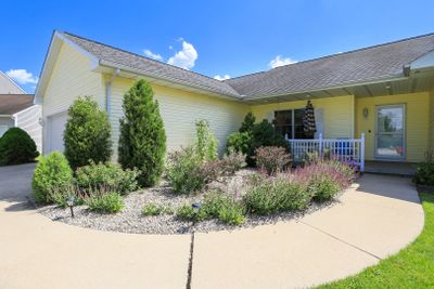 1113 Birkdale Drive, House other with 4 bedrooms, 4 bathrooms and 2 parking in Champaign IL | Image 2