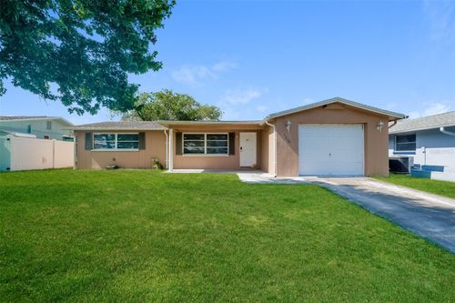 5226 Eagle Dr, HOLIDAY, FL, 34690-2117 | Card Image