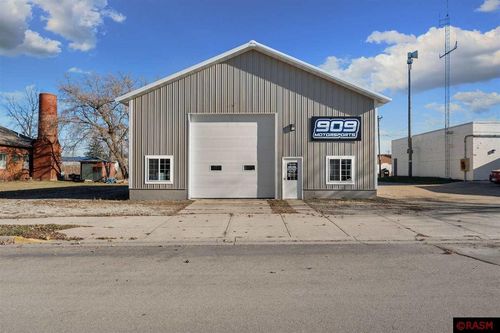 213 Broadway Ave N, New Richland, MN, 56072-2021 | Card Image